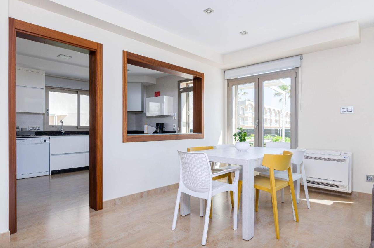 Yourhouse Juan, Modern House At The In Mallorca North